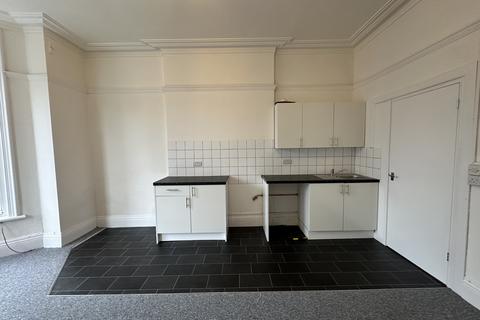 1 bedroom bedsit to rent, Grosvenor Gardens, Bournemouth BH1