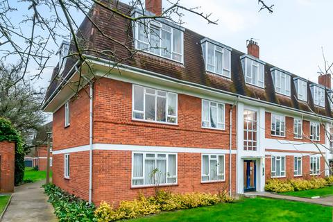 3 bedroom flat for sale, Burbage Road, Herne Hill, SE24