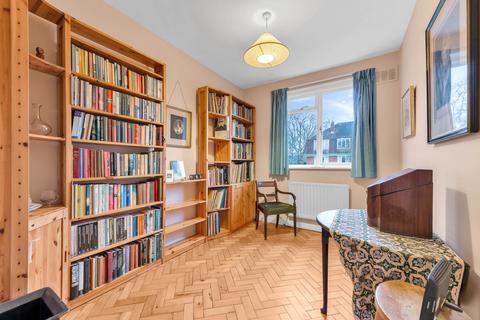 3 bedroom flat for sale, Burbage Road, Herne Hill, SE24