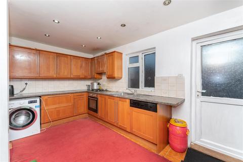 4 bedroom terraced house for sale, Waye Avenue, Hounslow TW5