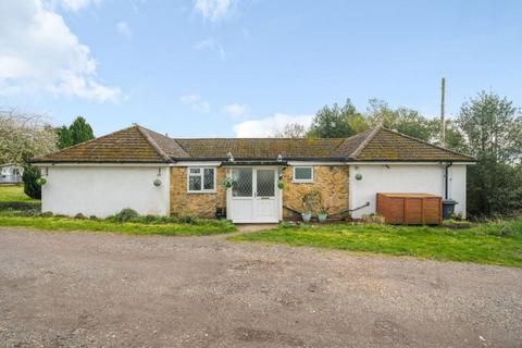 3 bedroom equestrian property for sale, Caistor Road, Middle Rasen