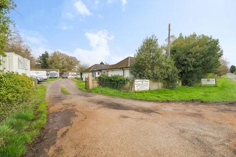 3 bedroom equestrian property for sale, Caistor Road, Middle Rasen