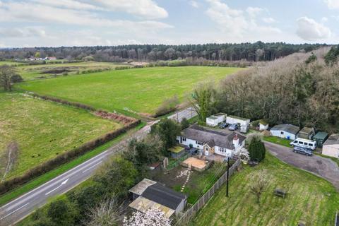 3 bedroom equestrian property for sale, Caistor Road, Middle Rasen