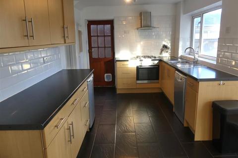 3 bedroom semi-detached house to rent, Brooklands Lane, Ilkley LS29