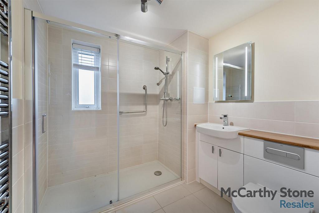 Shower Room: