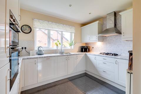 4 bedroom detached house for sale, Crawford Close, Chester CH3