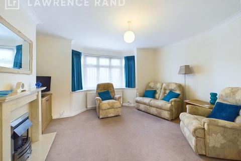 133 Queens Walk, Ruislip, HA4 0NW