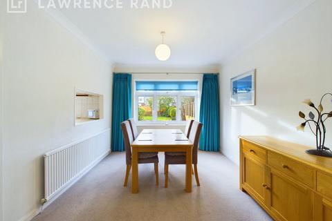 133 Queens Walk, Ruislip, HA4 0NW