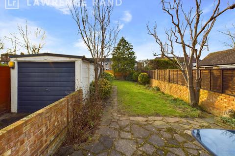 133 Queens Walk, Ruislip, HA4 0NW