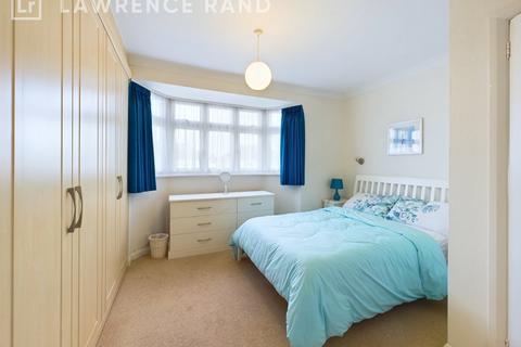 133 Queens Walk, Ruislip, HA4 0NW