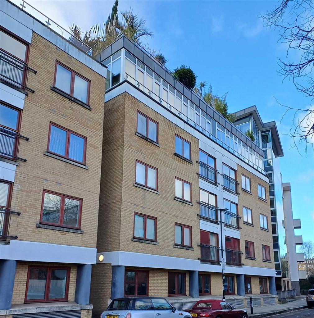 02 For Sale Parking Space Graham Road N1 www.islin