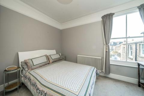 3 bedroom maisonette for sale, Fieldhouse Road, London SW12