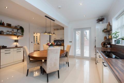 5 bedroom detached house for sale, London Road, Boston