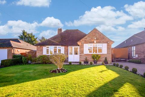 3 bedroom detached bungalow for sale, Lodge Avenue, Elstree