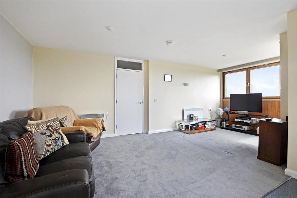 08-01f2 GCWT - 91 Donnington Court -Reception -Orig