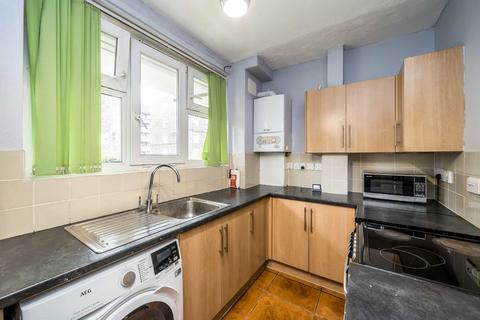 3 bedroom flat to rent, Dorset Road, London SW8