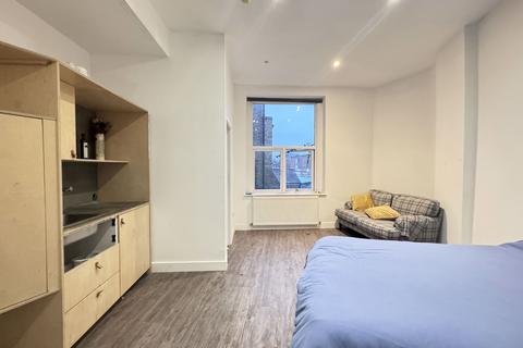 Studio to rent, St. Jude Street, London N16