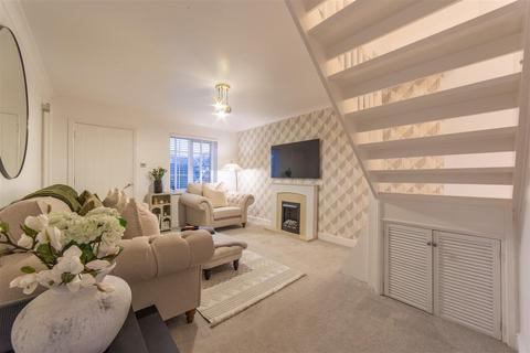 74 Chester Close, New Inn, Pontypool, NP4 0LU