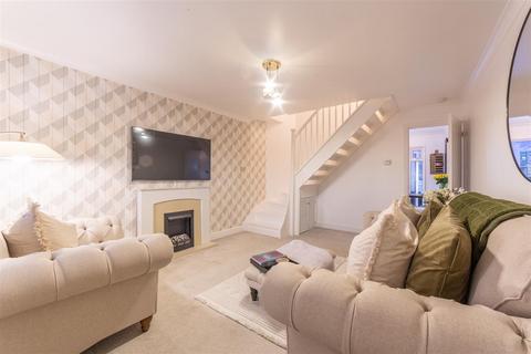 74 Chester Close, New Inn, Pontypool, NP4 0LU