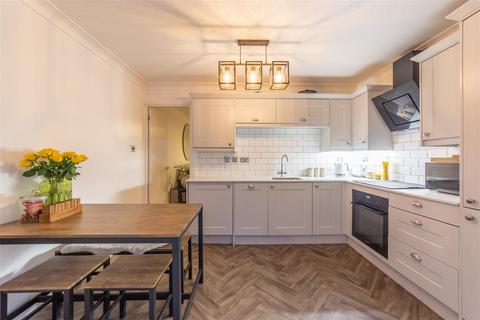 74 Chester Close, New Inn, Pontypool, NP4 0LU