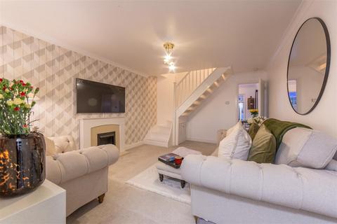 74 Chester Close, New Inn, Pontypool, NP4 0LU