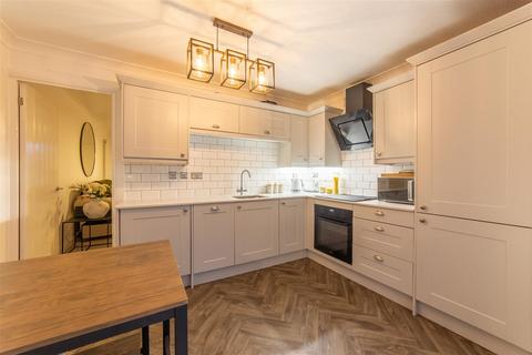 74 Chester Close, New Inn, Pontypool, NP4 0LU