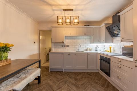 74 Chester Close, New Inn, Pontypool, NP4 0LU