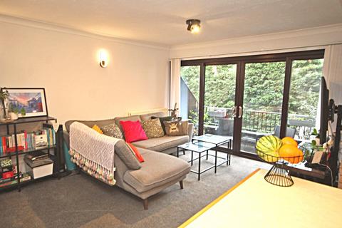 1 bedroom apartment for sale, Lymington Road, Highcliffe, Christchurch, Dorset, BH23