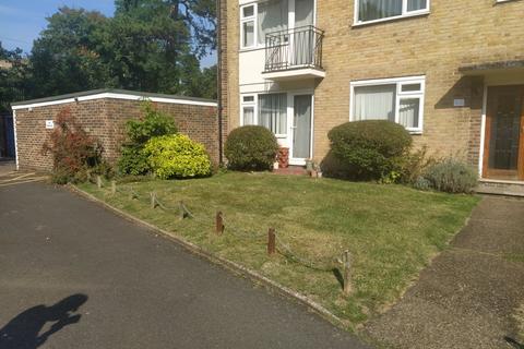 2 bedroom ground floor flat for sale, Embassy Gardens, Beckenham, BR3