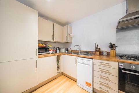 2 bedroom flat for sale, St. Georges Grove, Earlsfield