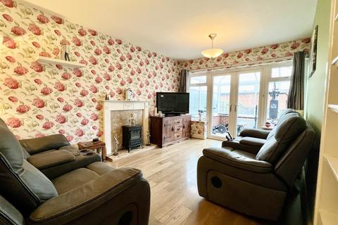 4 bedroom semi-detached house for sale, Fairmile Road, Halesowen