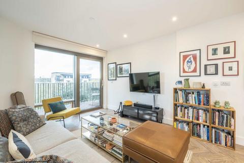 2 bedroom flat to rent, Sudbourne Road, London SW2