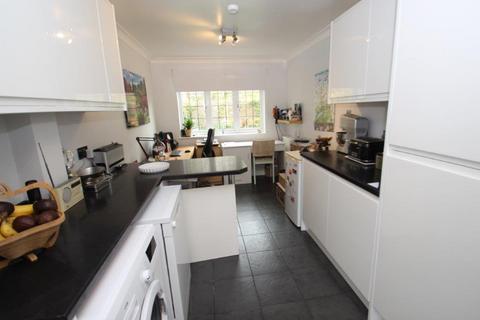 31 Angler Road, Salisbury, SP2 9PB