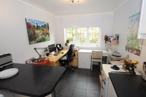 31 Angler Road, Salisbury, SP2 9PB