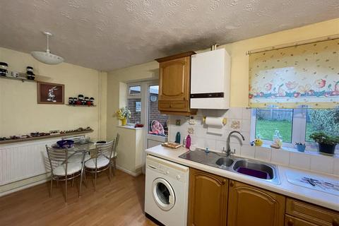 3 bedroom semi-detached house for sale, Woodbury Gardens, Salisbury SP2