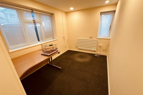 Office to rent, Dukes Mews, London N10