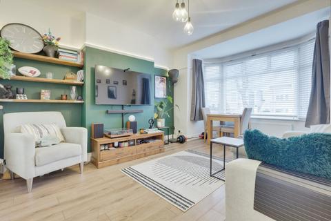 2 bedroom flat for sale, Cambridge Road, Southend-on-sea, SS1