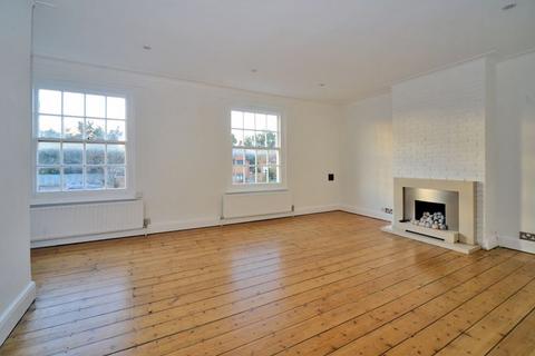 undefined, The Broadway, Thames Ditton