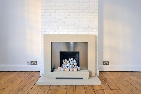 undefined, The Broadway, Thames Ditton