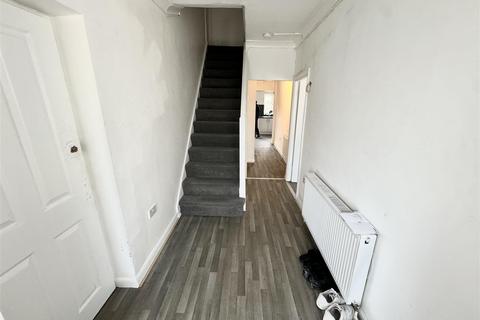 7 bedroom semi-detached house to rent, Wood Close, London