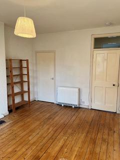 1 bedroom flat to rent, High Street, Dunbar, EH42