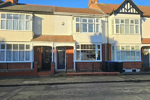 4 bedroom terraced house for sale, Birchfield Road, Abington, Northampton, NN1 4RQ