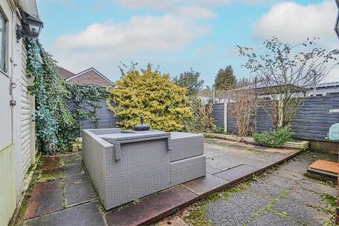 2 bedroom semi-detached bungalow for sale, Manx Road, Cheshire WA4