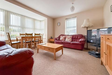 2 bedroom flat for sale, Oysell Gardens, Portchester