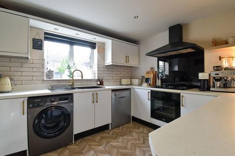 81 Fairview Drive, Adlington, Chorley, PR6 9ST