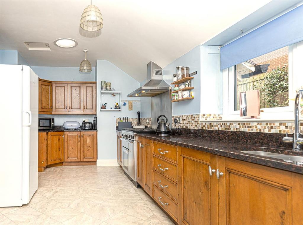 Bramleys Estate Agents - Fenay Lane (10).jpg