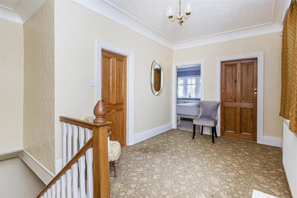 Bramleys Estate Agents - Fenay Lane (23).jpg