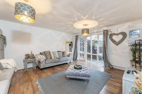 1 bedroom maisonette for sale, Wontner Close, Islington, London