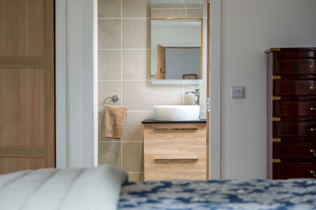 En-suite 2