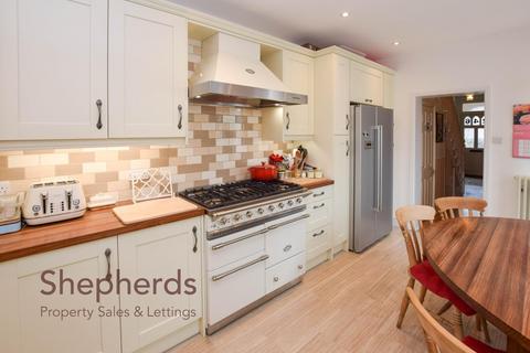 3 bedroom house for sale, Turners Hill, Cheshunt EN8